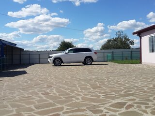 2013 Jeep Grand Cherokee IV (WK2) Рестайлинг, белый, 2600000 рублей, вид 3