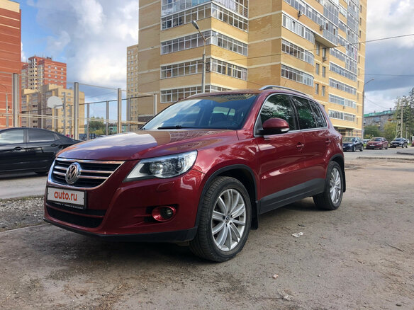 2011 Volkswagen Tiguan I, красный