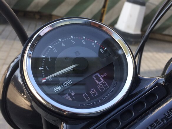 2013 Harley-Davidson Sportster 1200, бежевый - вид 3