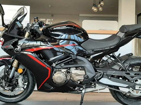 2025 QJMotor SRK 600 RC, чёрный, 699000 рублей, вид 1