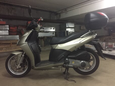 2010 Aprilia SportCity 300, серебристый, 300000 рублей, вид 2