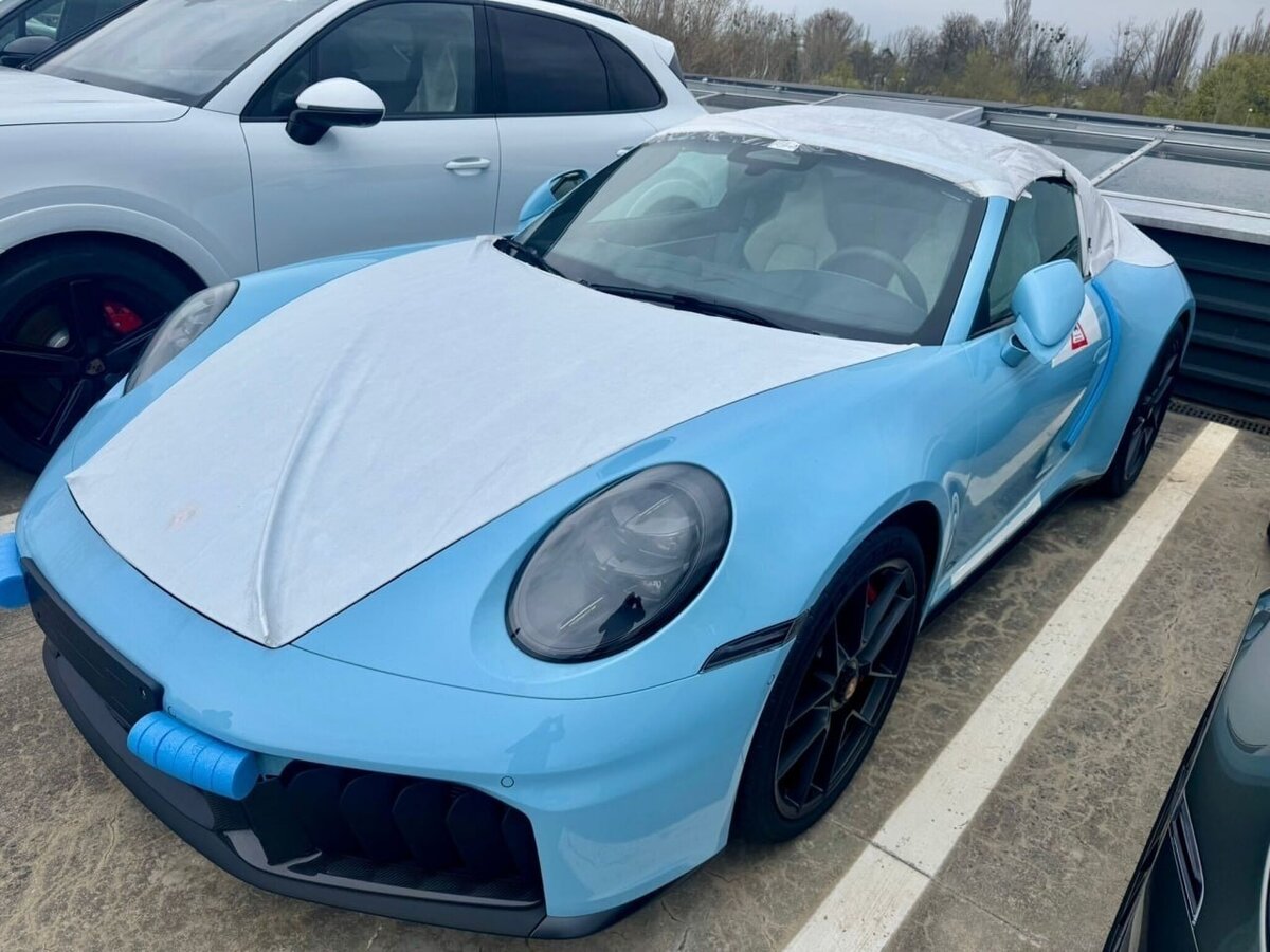 Открыть фотографии: Porsche 911 VIII (992) Рестайлинг