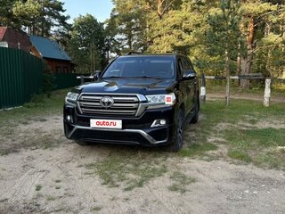 2015 Toyota Land Cruiser 200 Series Рестайлинг 2, чёрный, 4900000 рублей, вид 3