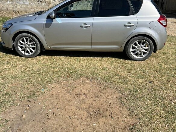 2011 Kia Ceed I Рестайлинг, серебристый, 925000 рублей - вид 4