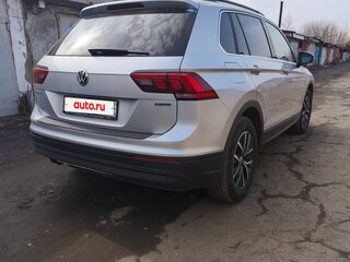 2019 Volkswagen Tiguan II, серый, 3000000 рублей, вид 3
