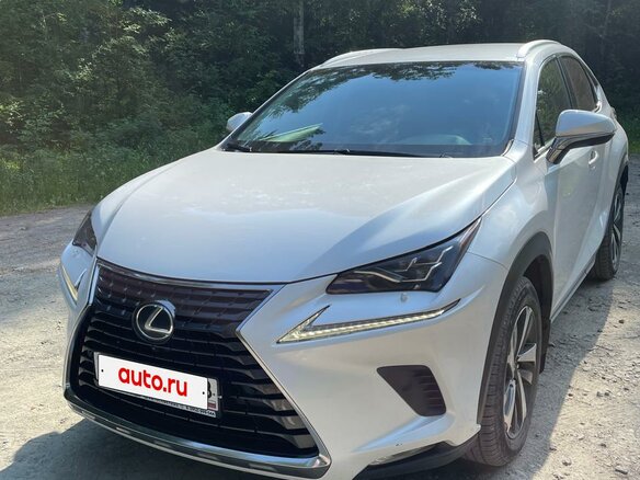 2018 Lexus NX 300 I Рестайлинг, белый, 4100000 рублей - вид 2