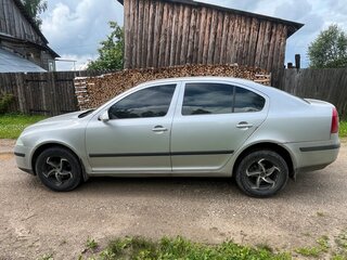 2005 Skoda Octavia II (A5), серебристый, 380000 рублей, вид 3