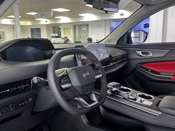 2024 Changan UNI-S I, красный, 3059900 рублей - вид 7