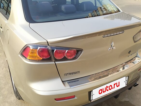 2011 Mitsubishi Lancer X Рестайлинг, бежевый, 1100000 рублей - вид 6
