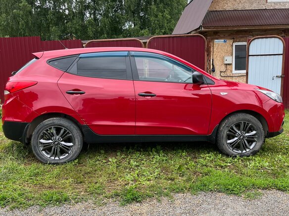 2014 Hyundai ix35 I Рестайлинг, красный, 1200000 рублей - вид 2
