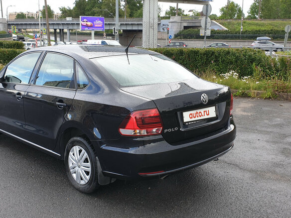 2015 Volkswagen Polo V Рестайлинг, чёрный, 750000 рублей - вид 4