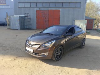 2014 Hyundai Solaris I Рестайлинг, коричневый, 935000 рублей, вид 1