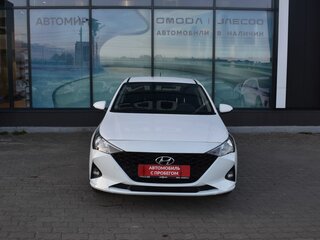 2021 Hyundai Solaris II Рестайлинг, белый, 1550000 рублей, вид 2
