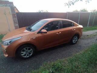 2018 Kia Rio IV, оранжевый, 1450000 рублей, вид 4