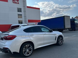 2014 BMW X6 50i II (F16), белый, 4250000 рублей, вид 4