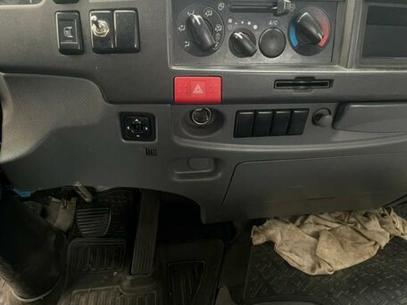 2020 Isuzu Forward (F-Series), белый, 12000000 рублей, вид 4