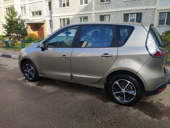 2012 Renault Scenic III Рестайлинг, бежевый - вид 1