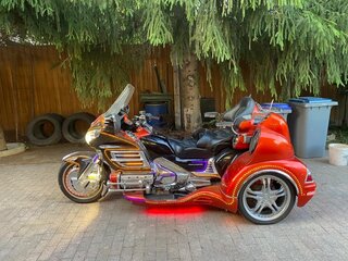 2008 Honda GL 1800 Gold Wing, оранжевый, 2500000 рублей, вид 1