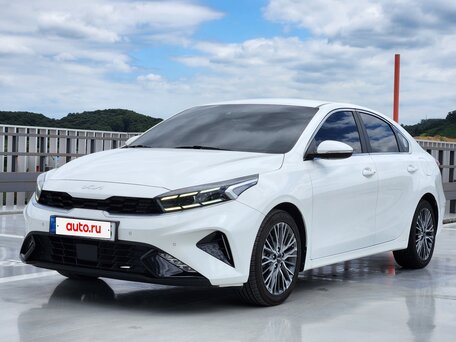 2023 Kia K3 II Рестайлинг, белый, 1900000 рублей, вид 1