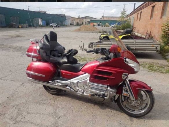 2003 Honda GL 1800 Gold Wing, красный, 930000 рублей