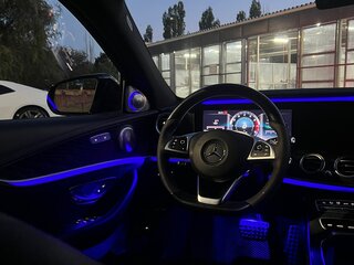 2017 Mercedes-Benz E-Класс 200 V (W213, S213, C238), чёрный, 3400000 рублей, вид 5