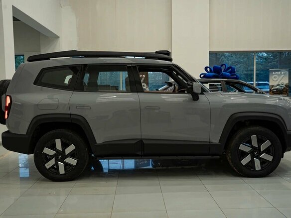 2025 Changan Deepal G318 I, серый, 6090000 рублей - вид 2