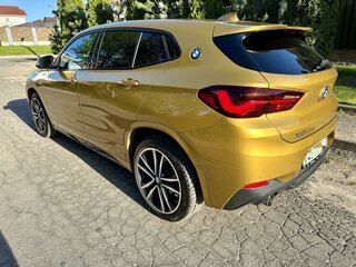2022 BMW X2 sDrive18i I (F39), золотистый, 3150000 рублей, вид 4