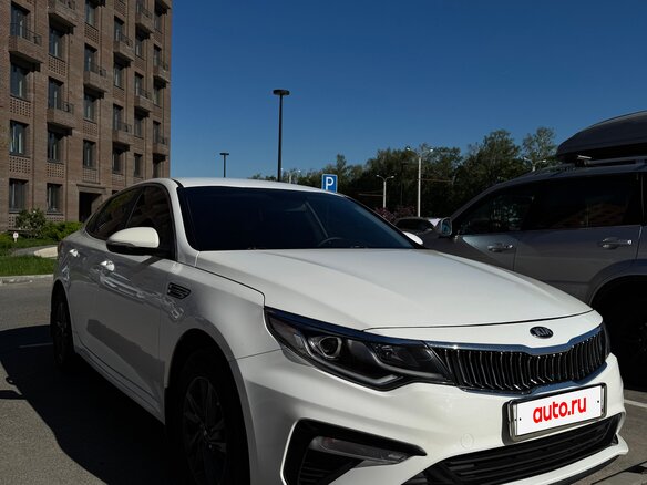 2019 Kia Optima IV Рестайлинг, белый, 1390000 рублей