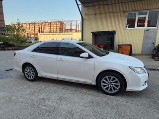 2013 Toyota Camry VII (XV50), белый, 1390000 рублей, вид 4