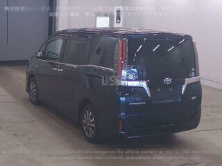 2018 Toyota Esquire I Рестайлинг, синий, 2460000 рублей, вид 4