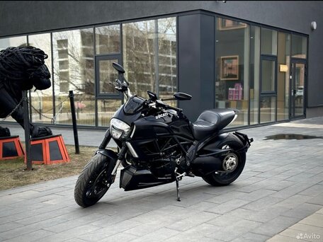 2011 Ducati Diavel Carbon, чёрный, 999999 рублей, вид 1