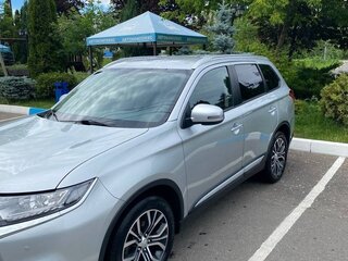 2015 Mitsubishi Outlander III Рестайлинг 2, серебристый, 2350000 рублей, вид 4