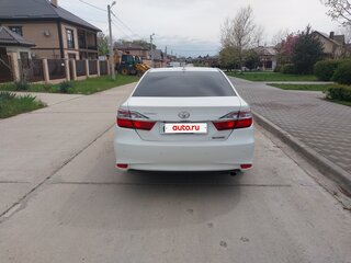 2017 Toyota Camry VII (XV50) Рестайлинг 2, белый, 2350000 рублей, вид 5