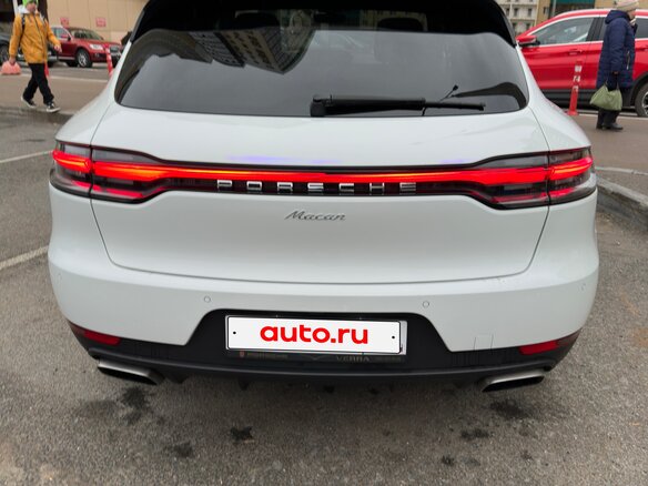 2021 Porsche Macan I Рестайлинг, белый, 6100000 рублей - вид 3