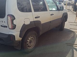 2023 Lada (ВАЗ) Niva Travel I, белый, 880000 рублей, вид 2