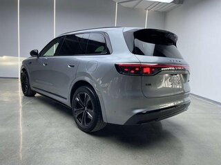 2025 Aito M8 53.4 kWh, серебристый, 7120000 рублей, вид 5