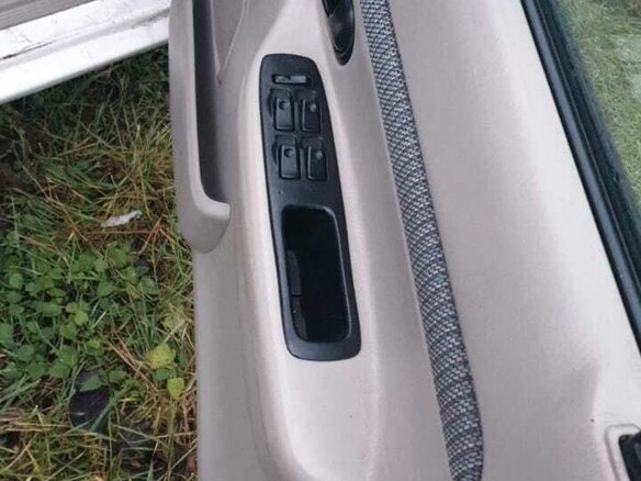 1998 Mazda Demio I (DW), белый, 145000 рублей - вид 7