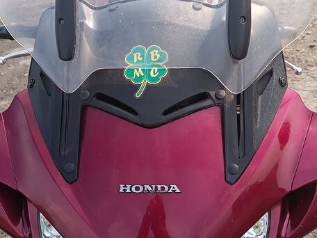 2007 Honda ST 1300, красный, 700000 рублей, вид 2