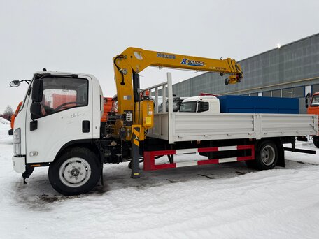 2024 Isuzu Elf (N-series), белый, 8150000 рублей, вид 3