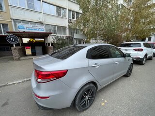 2017 Kia Rio III Рестайлинг, серебристый, 1000000 рублей, вид 5