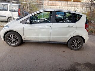 2011 Mercedes-Benz A-Класс 180 II (W169) Рестайлинг, белый, 900000 рублей, вид 3