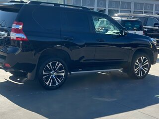 2017 Toyota Land Cruiser Prado 150 Series Рестайлинг 1, чёрный, 4550000 рублей, вид 5