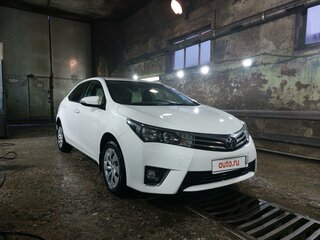 2014 Toyota Corolla XI (E160, E170, E180), белый, 1500000 рублей, вид 5