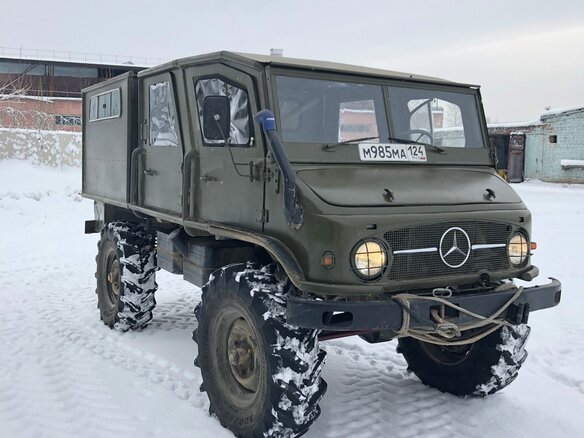 1956 Mercedes-Benz Unimog, зелёный