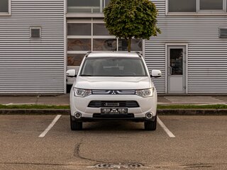 2013 Mitsubishi Outlander III, белый, 1495000 рублей, вид 2