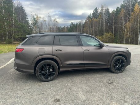 2023 Audi Q6 50 TFSI, коричневый, 8200000 рублей, вид 4