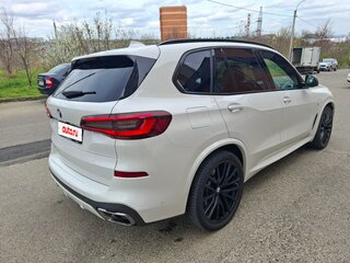2020 BMW X5 M50d IV (G05/G18), белый, 8500000 рублей, вид 2