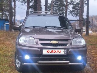 2017 Chevrolet Niva I Рестайлинг, коричневый, 520000 рублей, вид 2