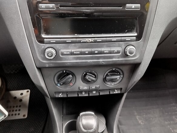 2014 Skoda Rapid I, серый, 1100000 рублей - вид 8
