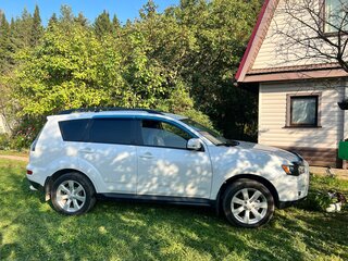 2012 Mitsubishi Outlander II Рестайлинг, белый, 1240000 рублей, вид 1